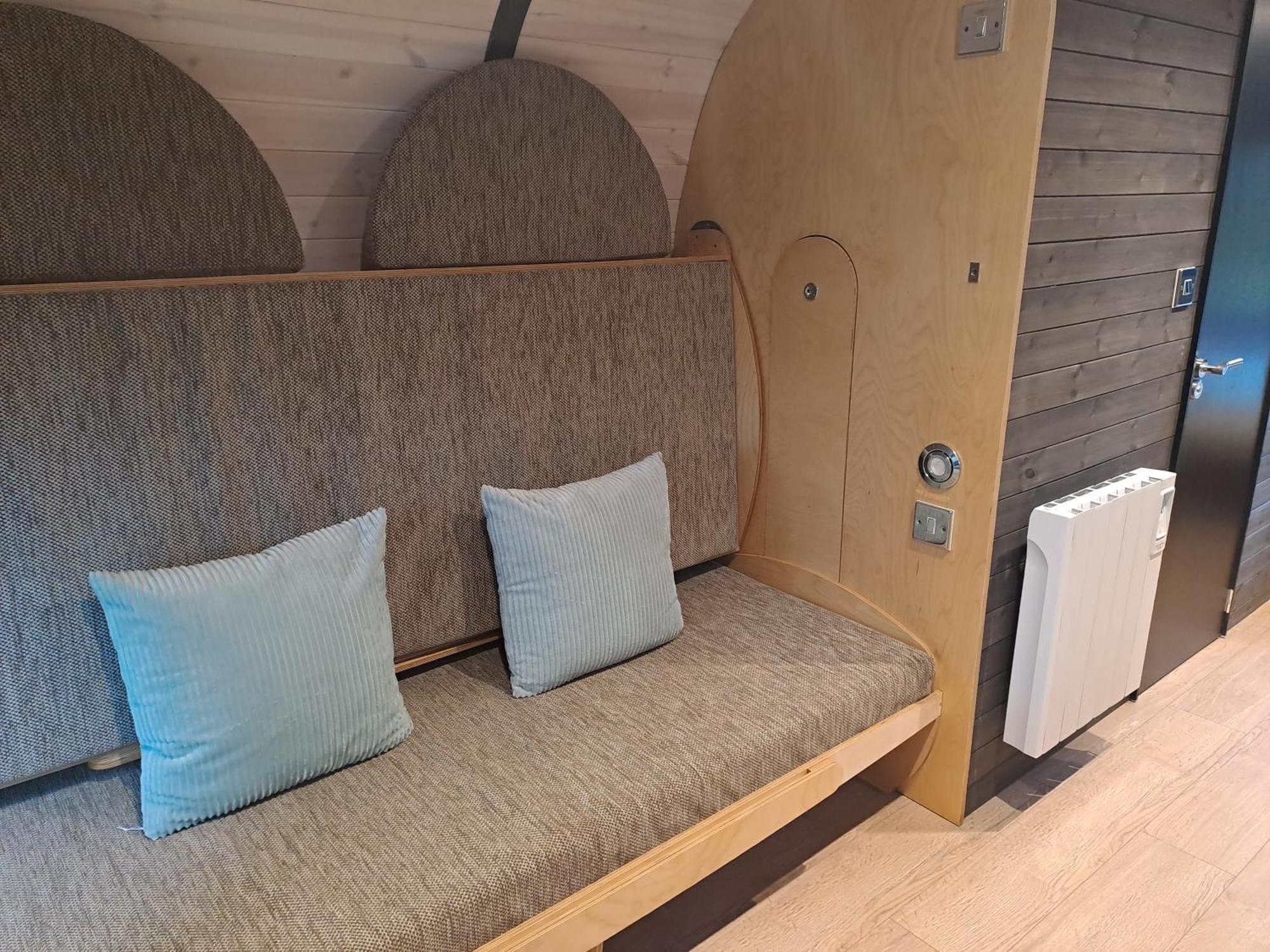 Celtic Minor Pods Villa Ystalyfera Eksteriør billede